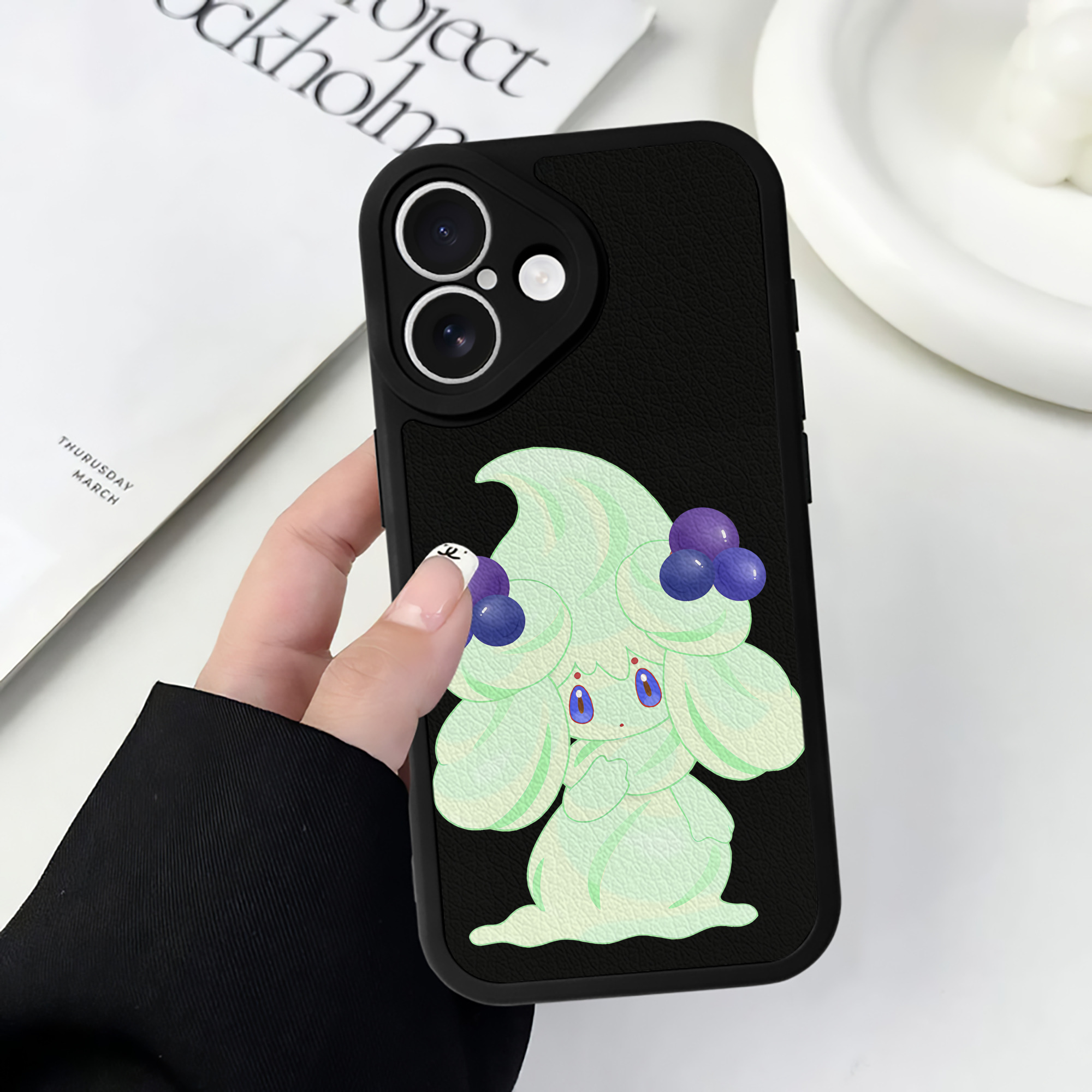 （画像用） ポケットモンスター Pokémon 【iPhone 16シリーズ対応】シリコンスマホケース（レザー調） 材質：シリコン